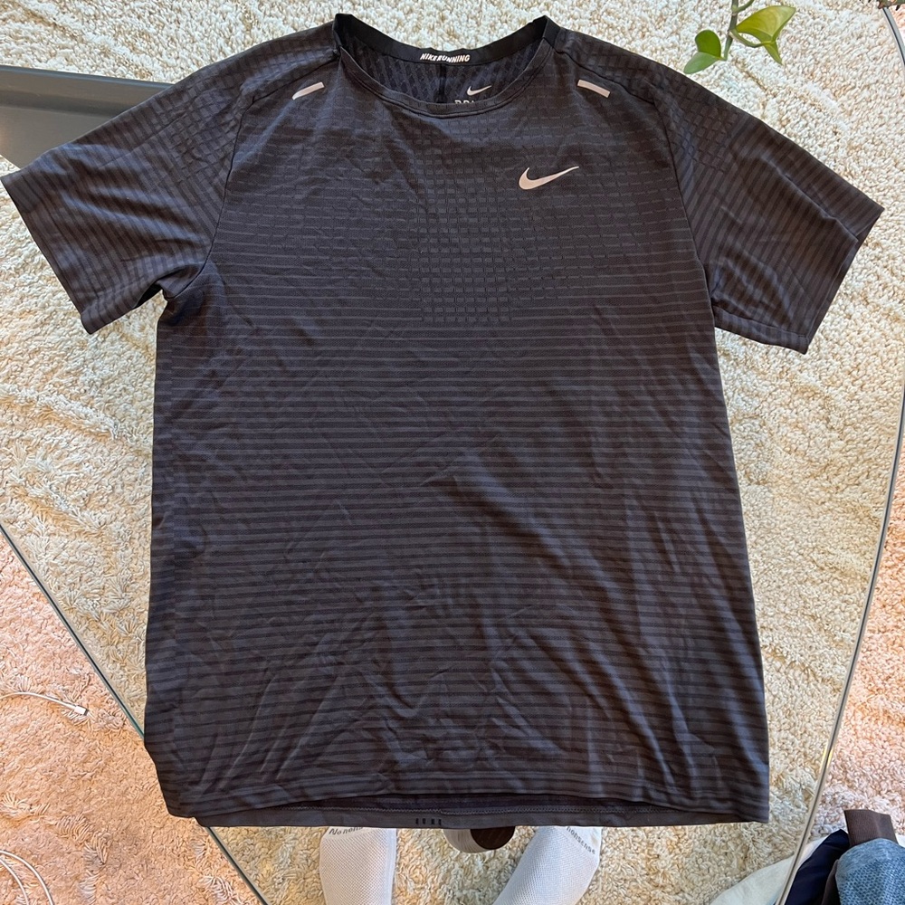 Men’s Nike Running tee size L